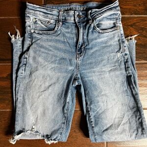American Eagle Distressed Y2K Light Wash Cut Off Denim Jeans
